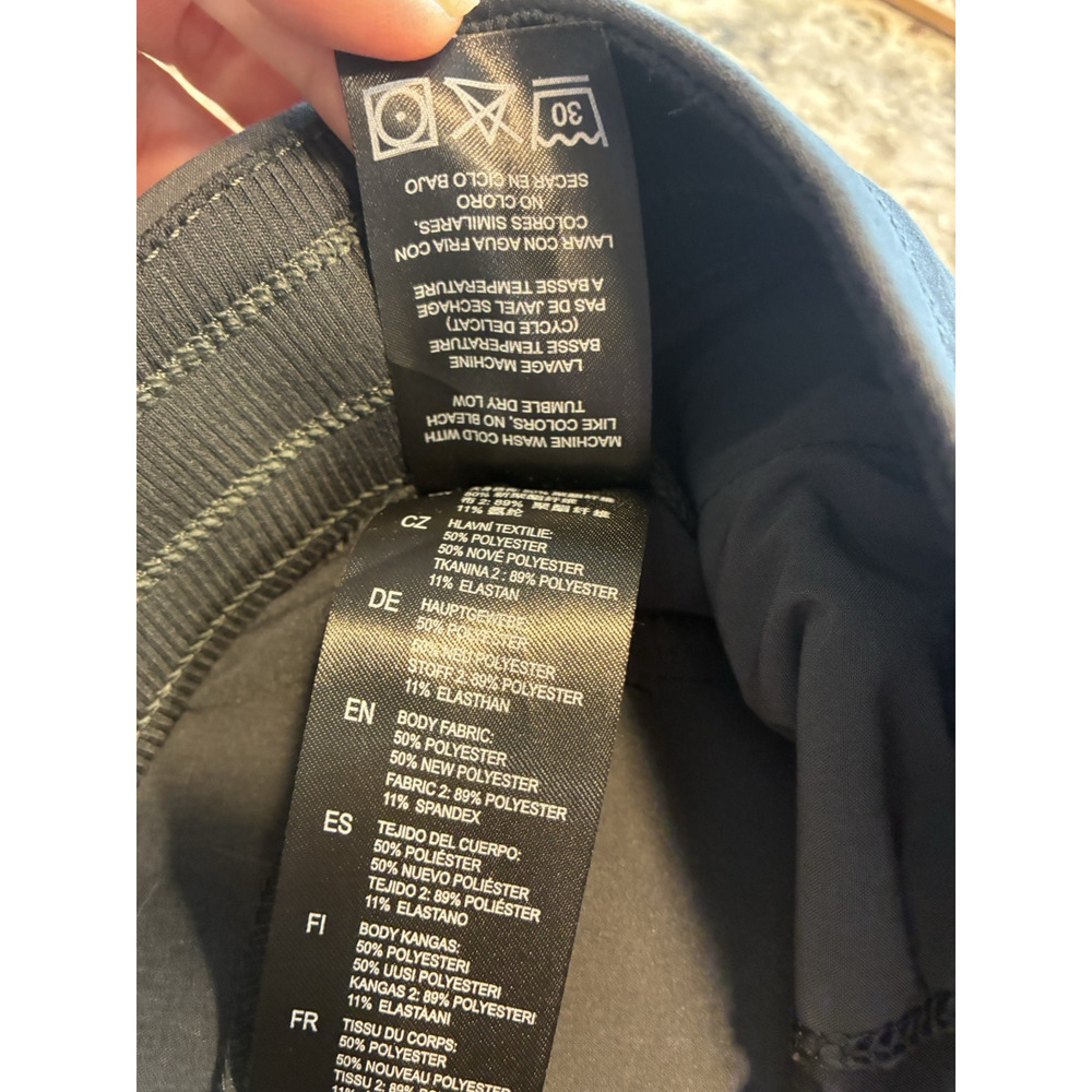 Kuhl pants Womens Medium Short Black Freeflex Move Hiking Climbing Camping - Picture 9 of 13